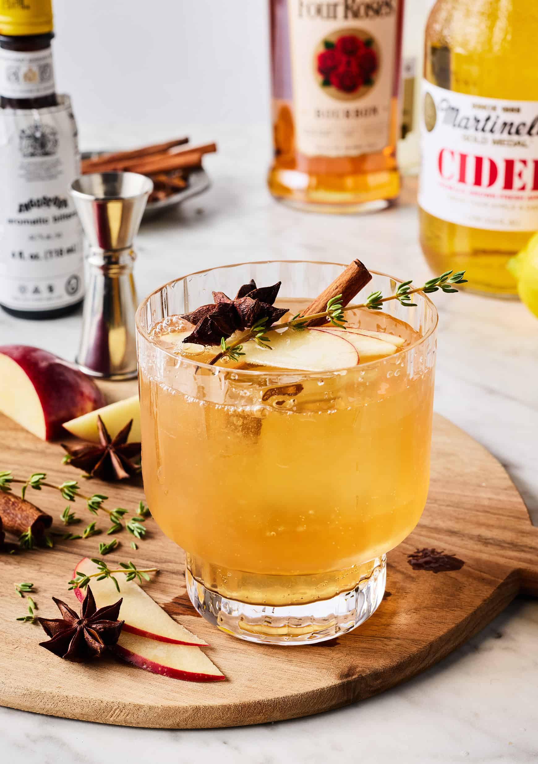 Apple cider cocktail