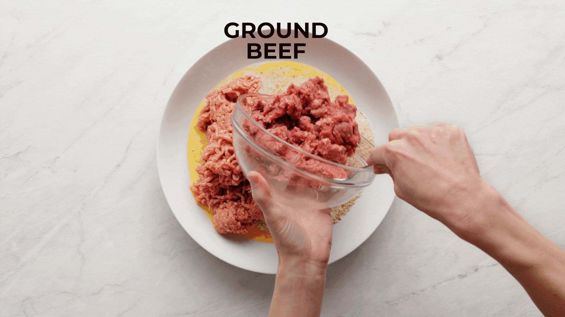 Ground beef and italian sausage mixture in a bowl.